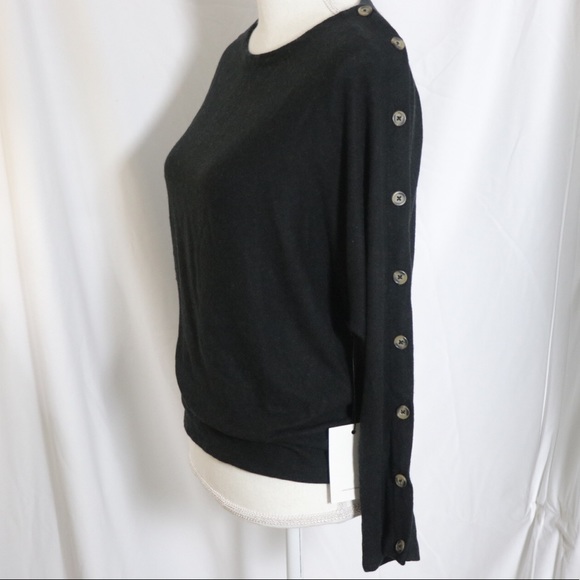 Hye Lune and Park Soft Sweater - Picture 1 of 6